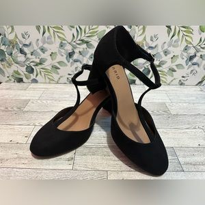 Torrid Retro Style 9.5WW Black Faux Suede Mary Jane T-Strap Heel